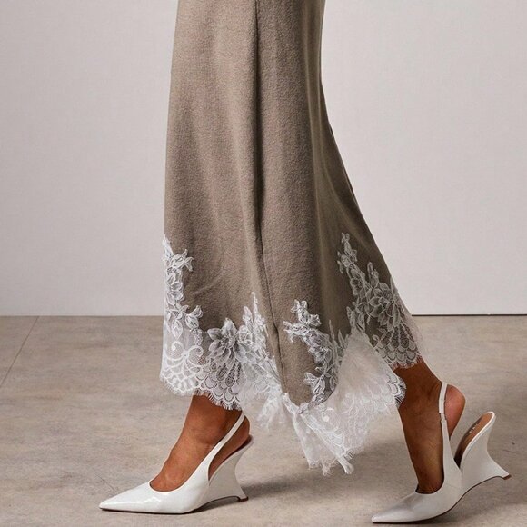 Elegant Women's Sleeveless Lace Trim Dress with Cardigan Set - Picture 10 of 14